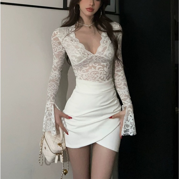 White lace long-sleeved top+short skirt - Picture 3 of 3